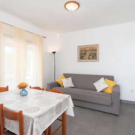 Apartment Apartment Vesela-2 By Interhome Vir