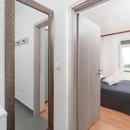 Apartamento Vesela-2 By Interhome Vir