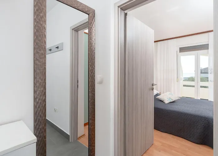 Апартаменты Apartment Vesela-2 By Interhome Вир